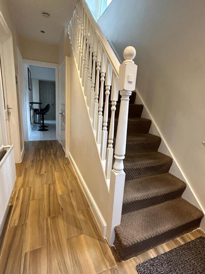 No6 Overnight Stays Free Onsite Parking Hindlip Esterno foto