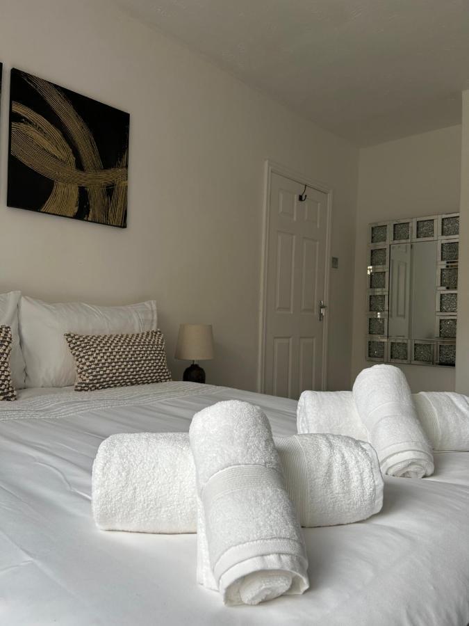 No6 Overnight Stays Free Onsite Parking Hindlip Esterno foto