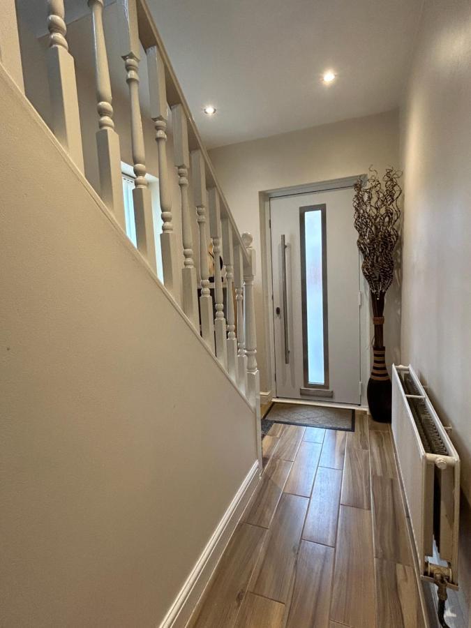No6 Overnight Stays Free Onsite Parking Hindlip Esterno foto