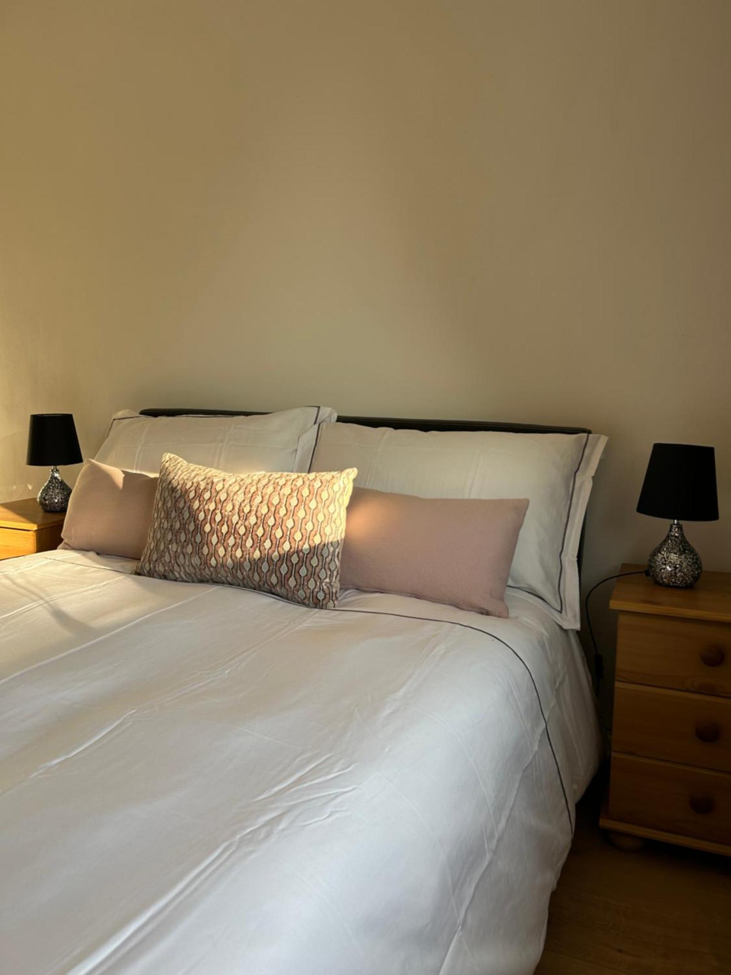 No6 Overnight Stays Free Onsite Parking Hindlip Esterno foto
