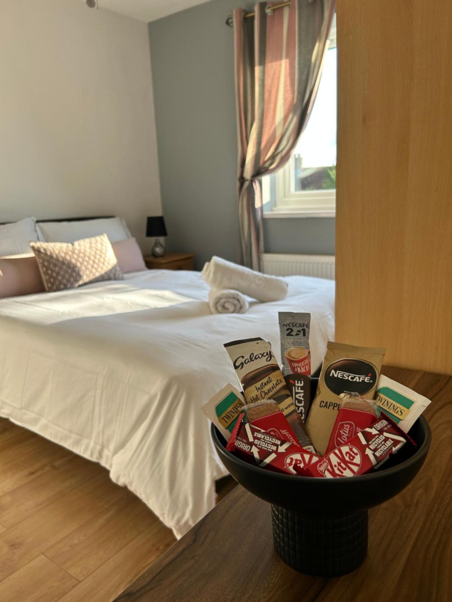 No6 Overnight Stays Free Onsite Parking Hindlip Esterno foto