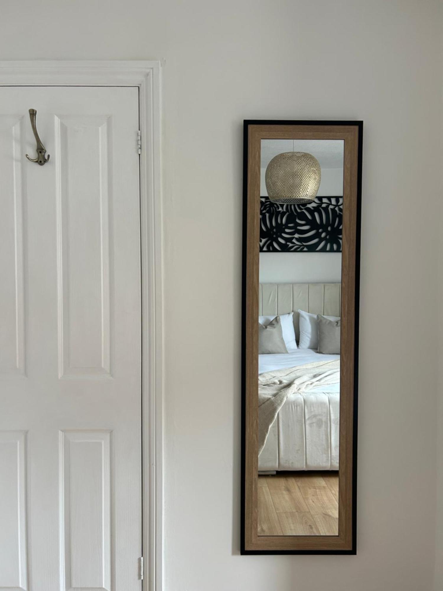 No6 Overnight Stays Free Onsite Parking Hindlip Esterno foto