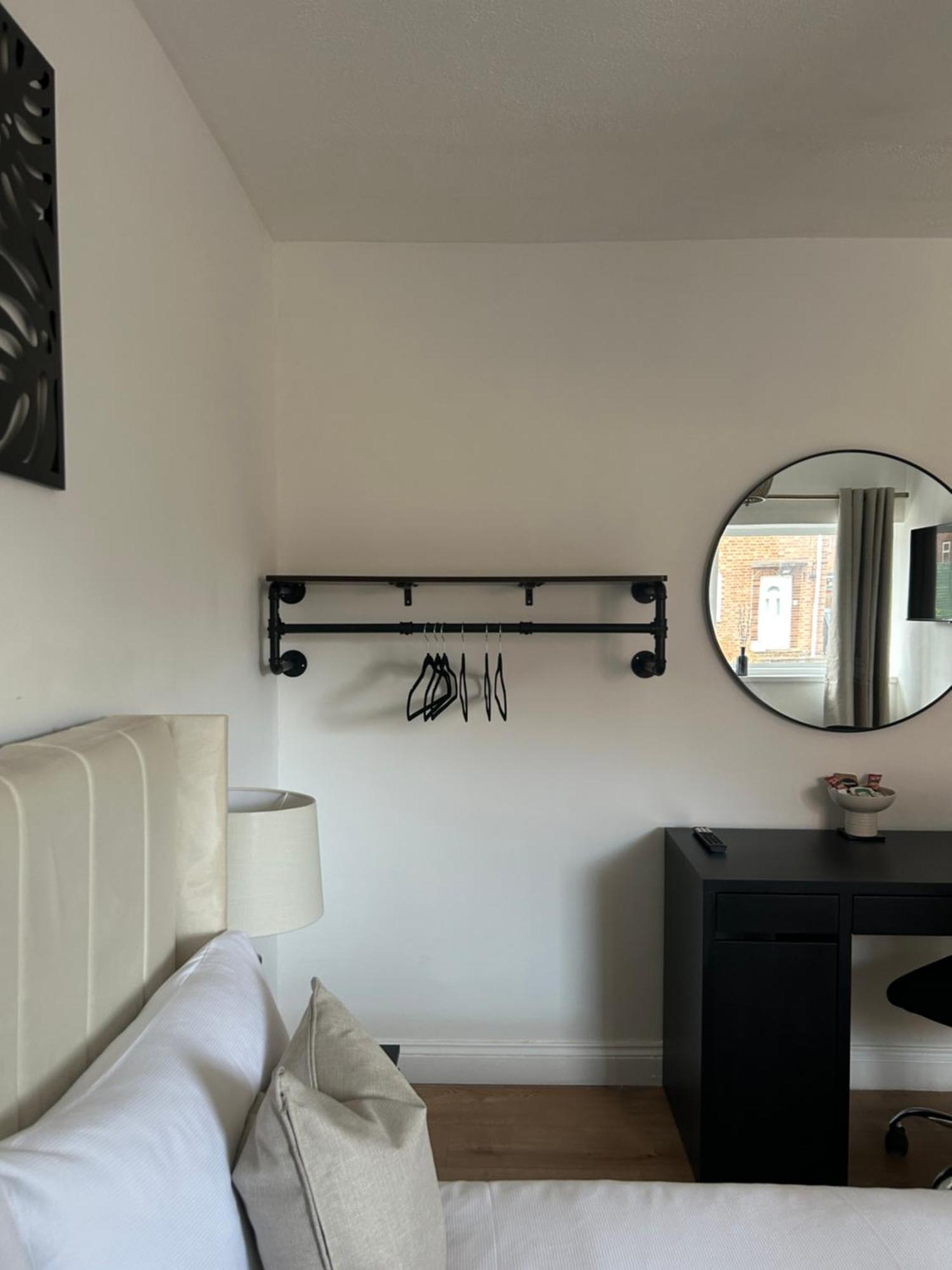 No6 Overnight Stays Free Onsite Parking Hindlip Esterno foto