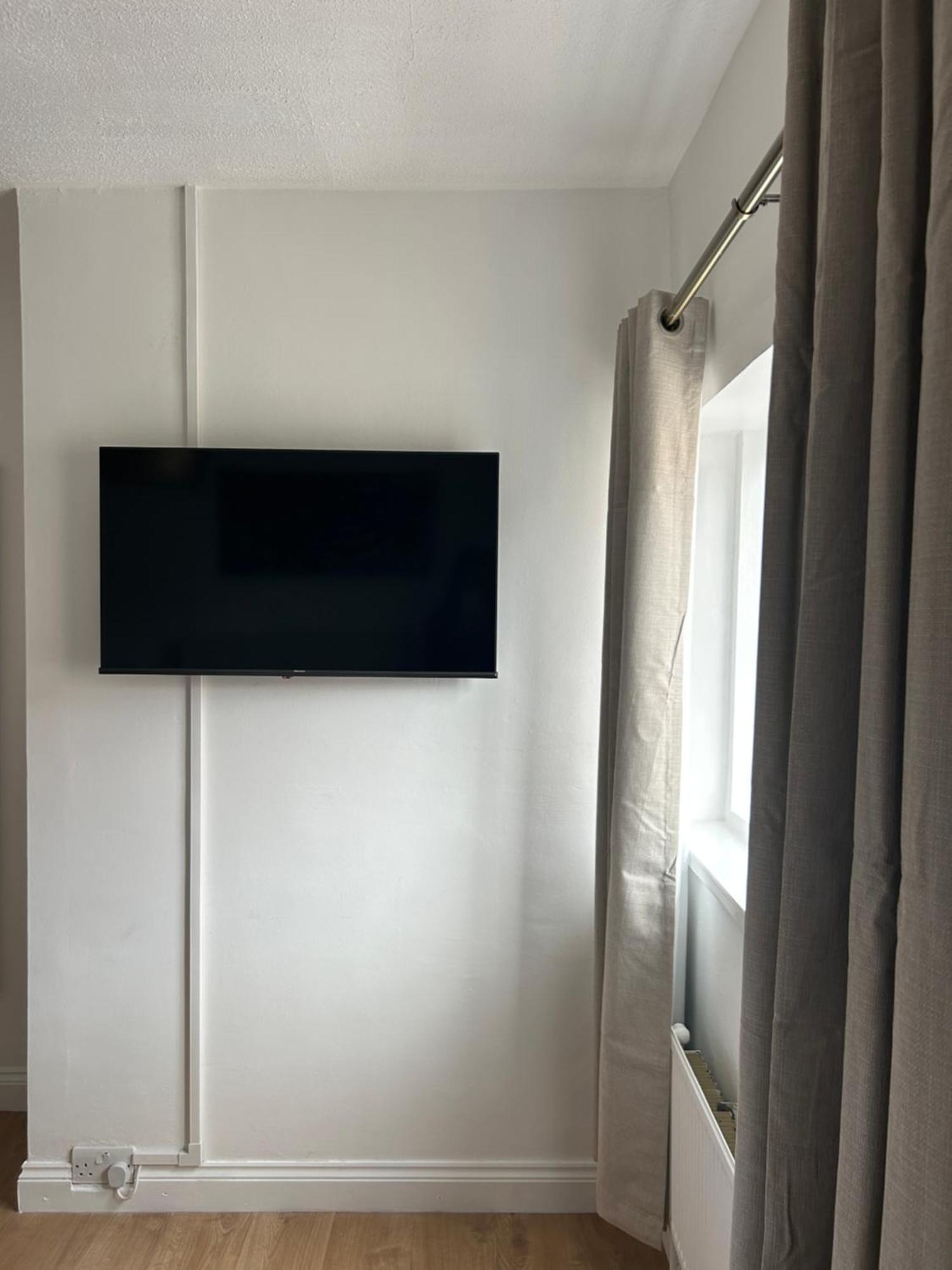 No6 Overnight Stays Free Onsite Parking Hindlip Esterno foto