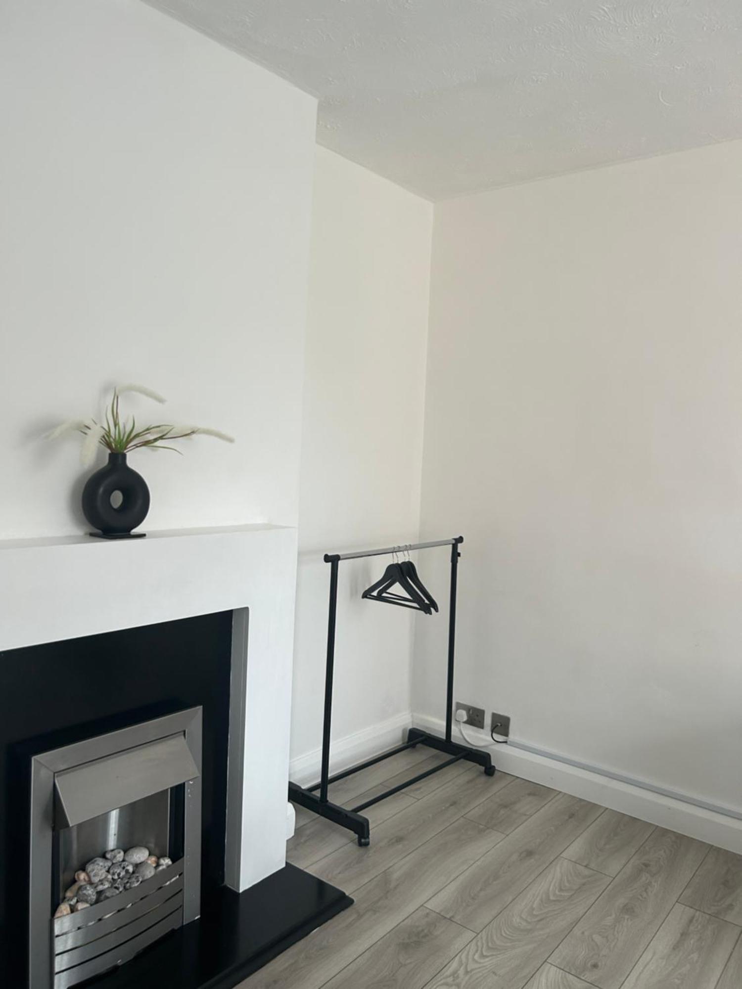 No6 Overnight Stays Free Onsite Parking Hindlip Esterno foto