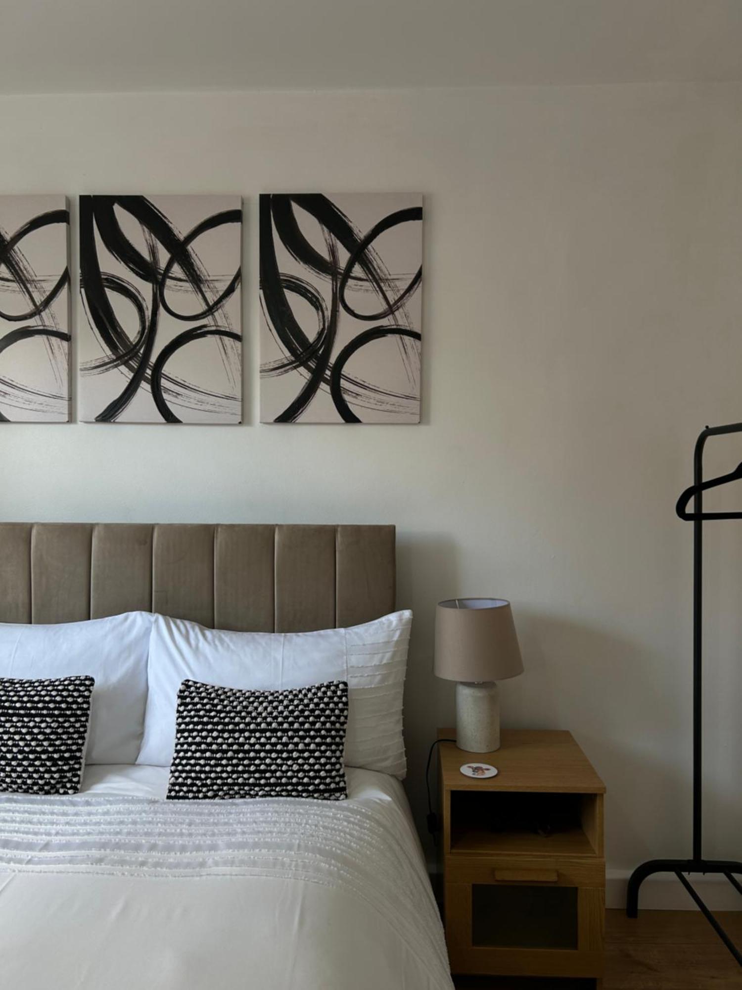 No6 Overnight Stays Free Onsite Parking Hindlip Esterno foto