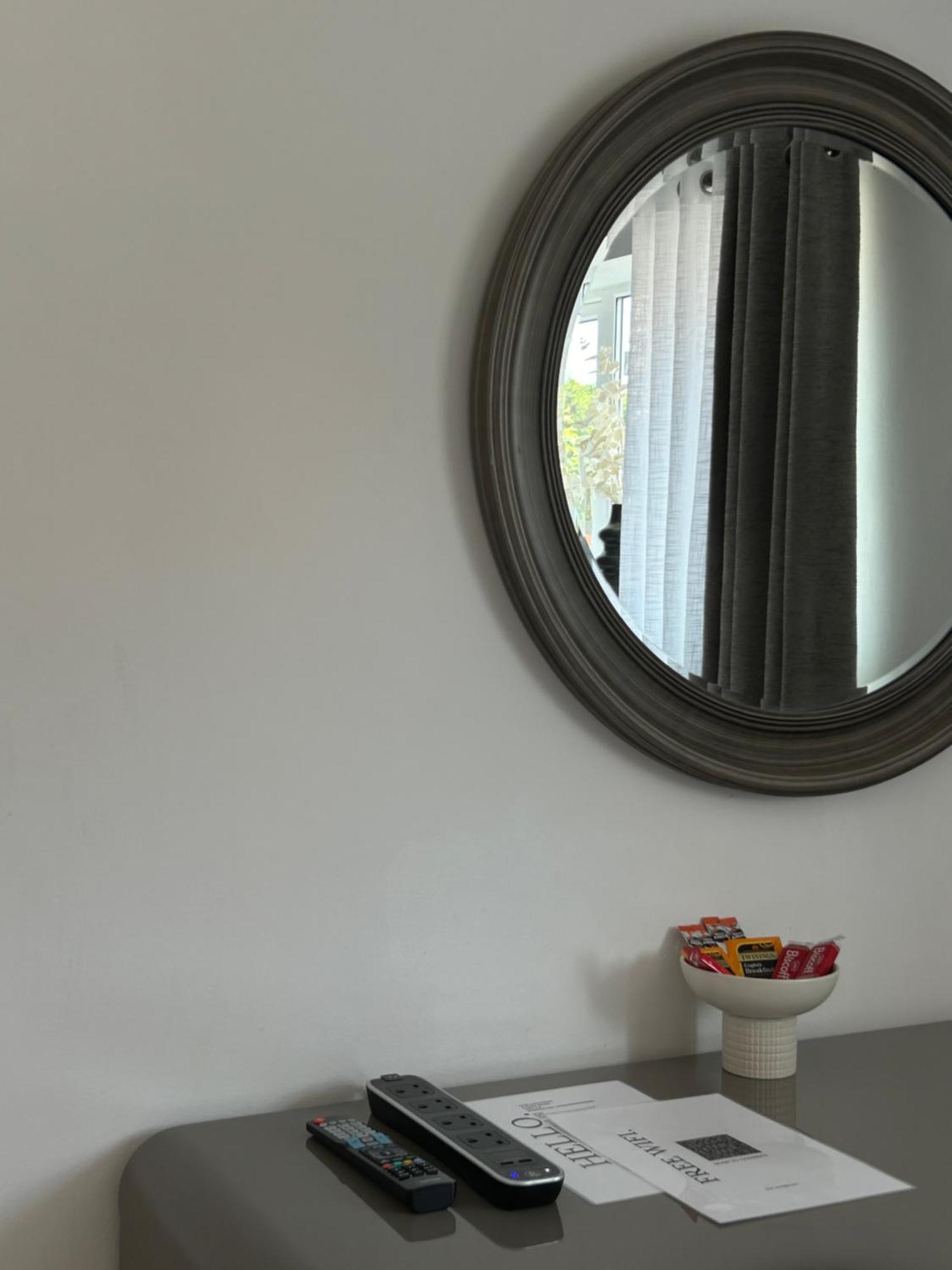 No6 Overnight Stays Free Onsite Parking Hindlip Esterno foto