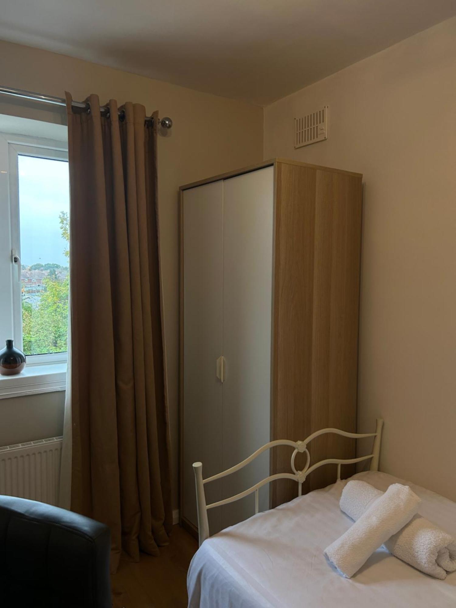 No6 Overnight Stays Free Onsite Parking Hindlip Esterno foto