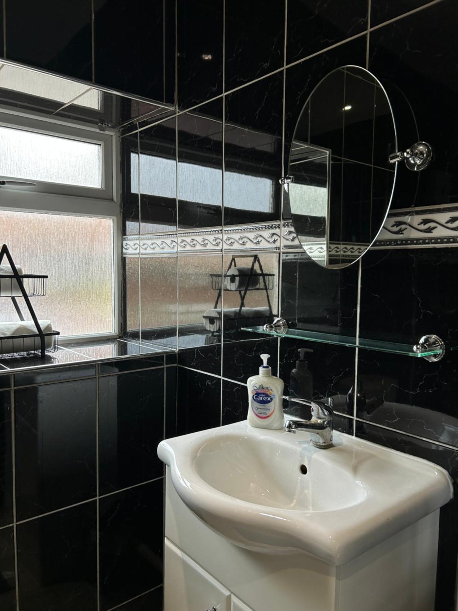 No6 Overnight Stays Free Onsite Parking Hindlip Esterno foto